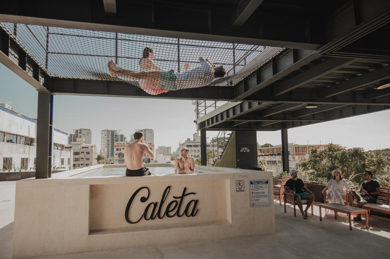Caleta Hostel Rooftop & Pool Cancun Bagian luar foto