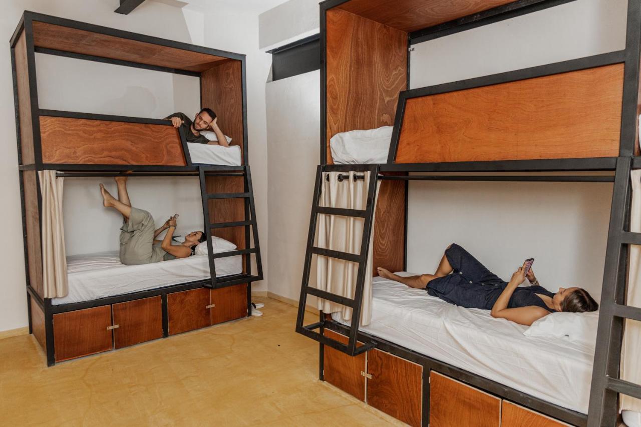 Caleta Hostel Rooftop & Pool Cancun Bagian luar foto