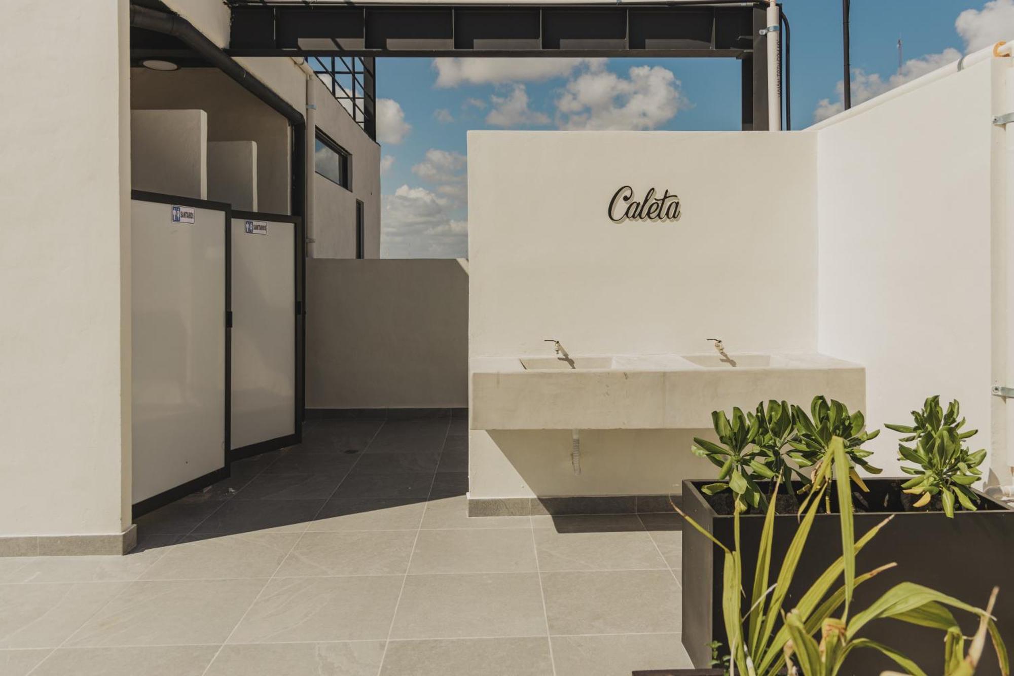 Caleta Hostel Rooftop & Pool Cancun Bagian luar foto